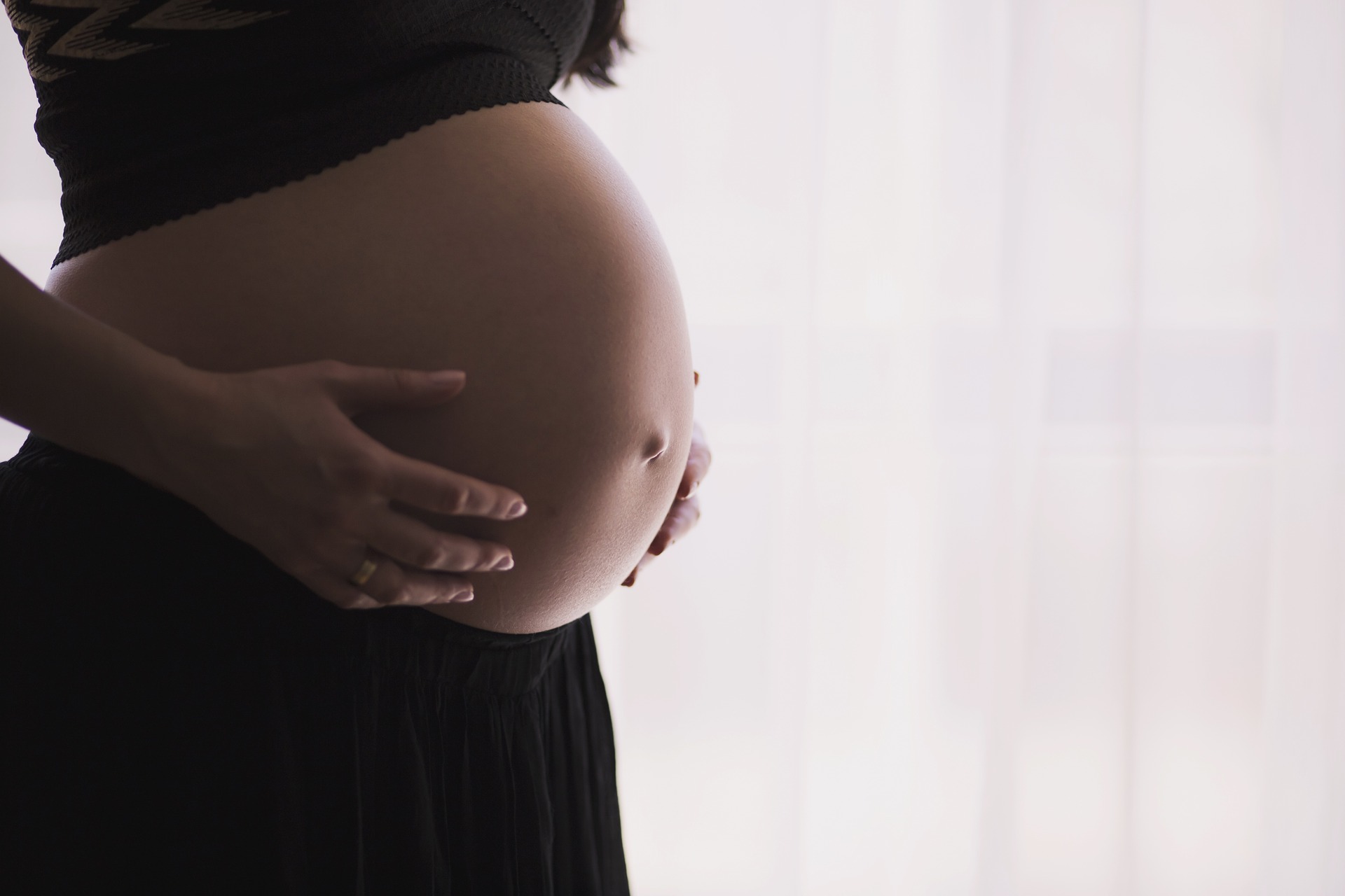 Instaurer une circonstance aggravante en cas de coups, de blessures ou d’empoisonnements à l’encontre d’une femme enceinte, ayant entraîné la perte de l’embryon ou du fœtus.