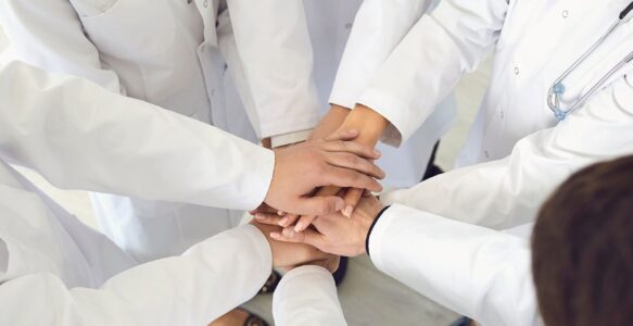 Pour une société qui prend soin et des soins de santé en bonne santé